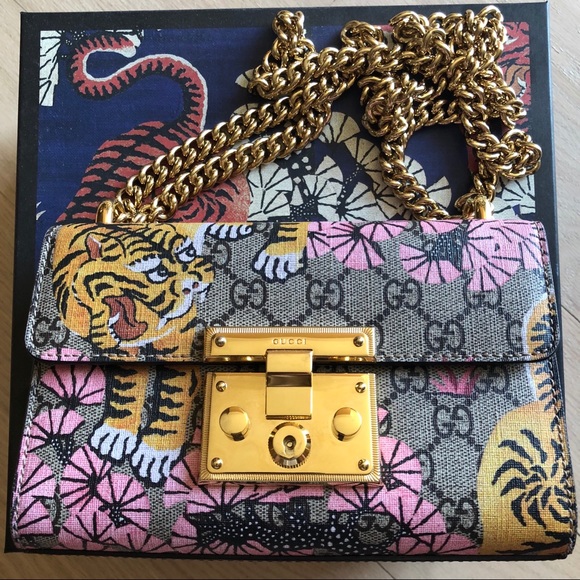 Gucci Handbags - Gucci Supreme Bengal Cat shoulder bag